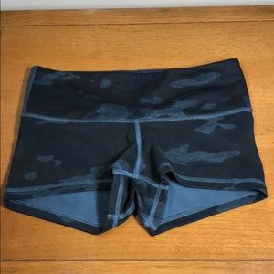 Lululemon blue camp boogie shorts size 2